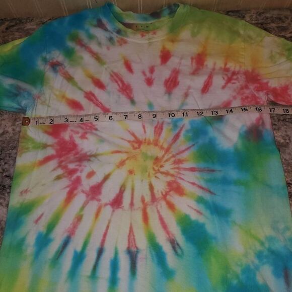 Gildan small tie-dye tee - Picture 3 of 5